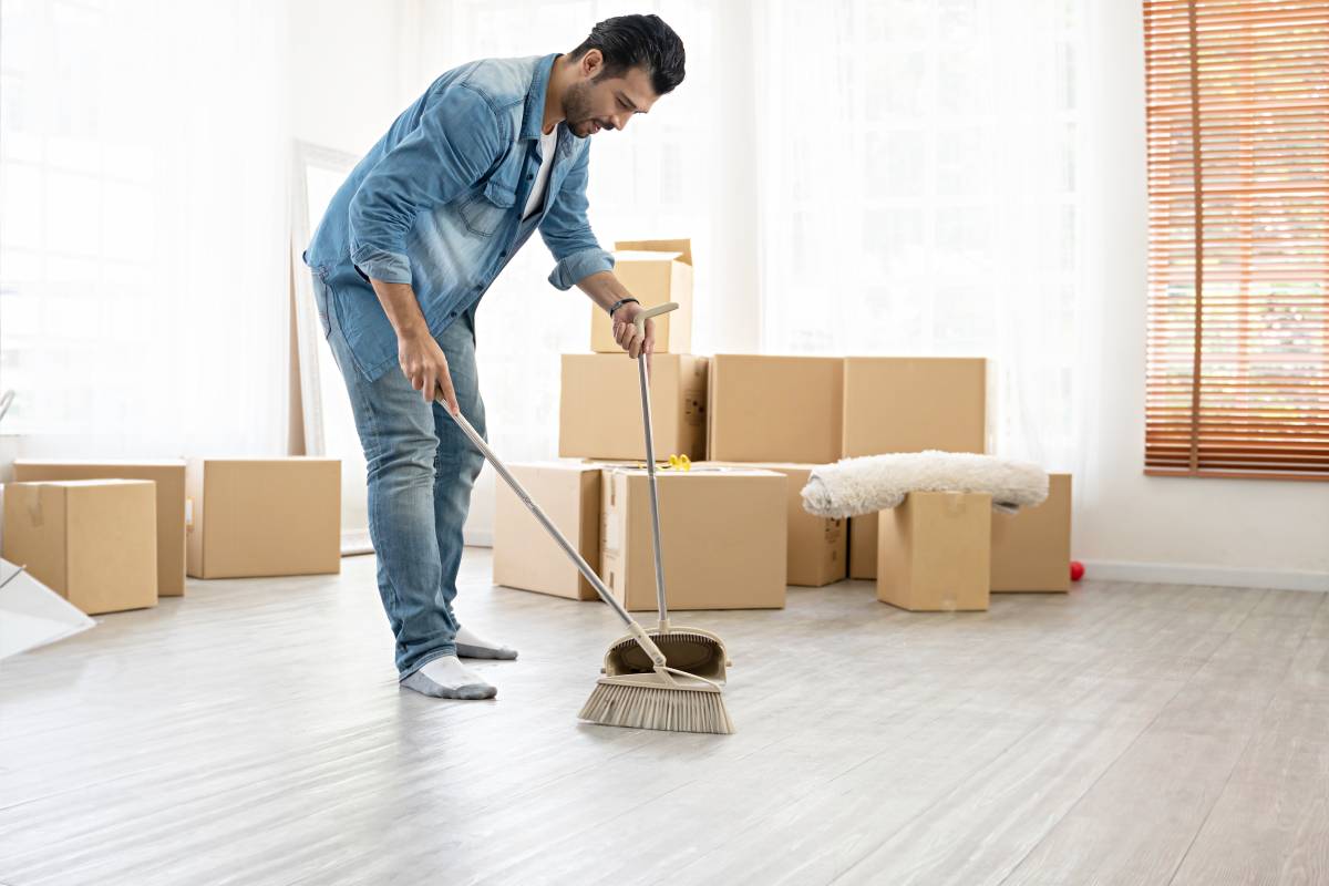 move-in cleaning services sanitizing bathroom for new tenants in Langley BC