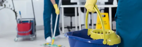 Professional Pre-Sale Cleaning Services deep cleaning kitchen before listing